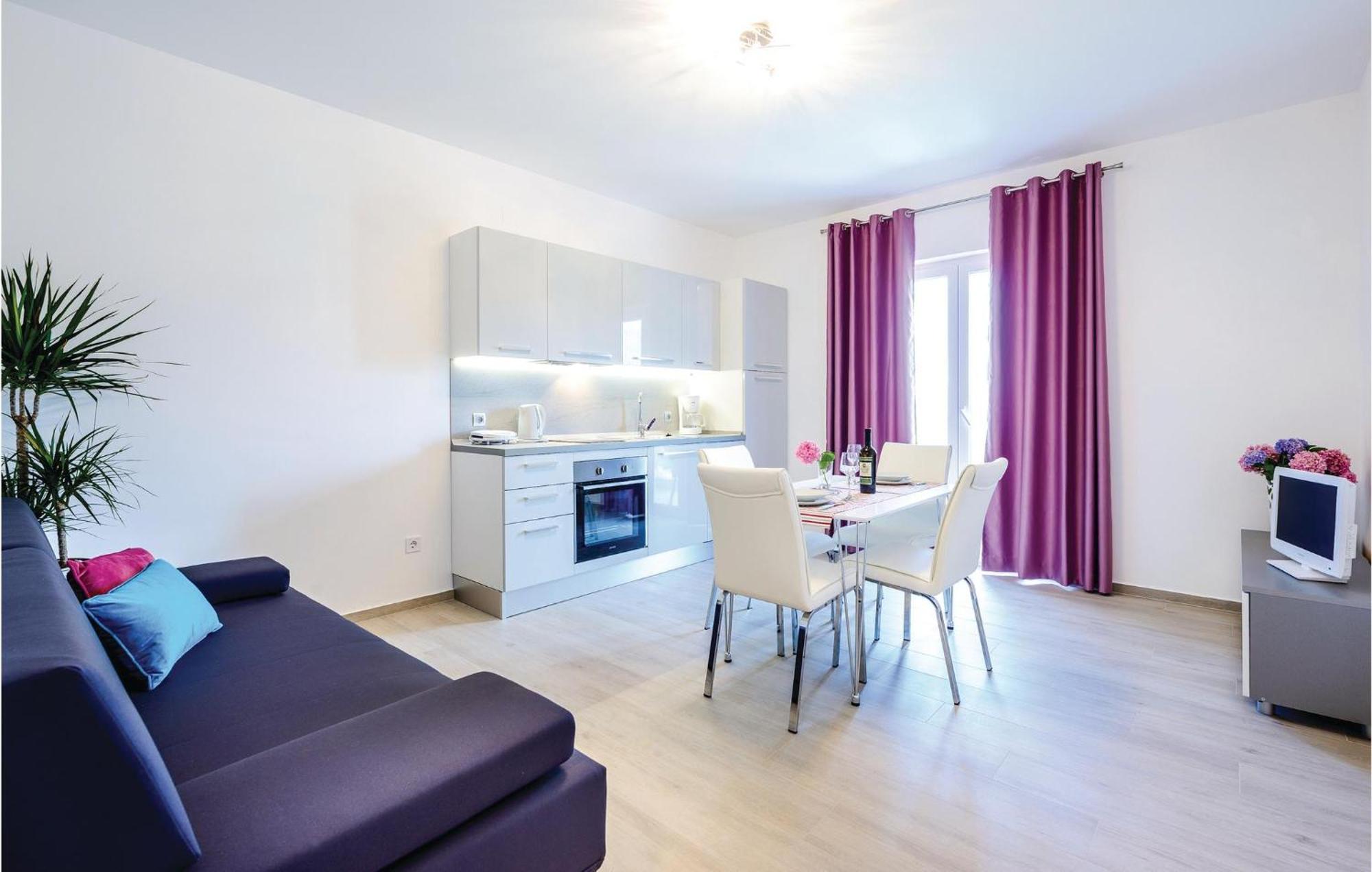 Amazing Apartment In Cavtat With House Sea View ภายนอก รูปภาพ