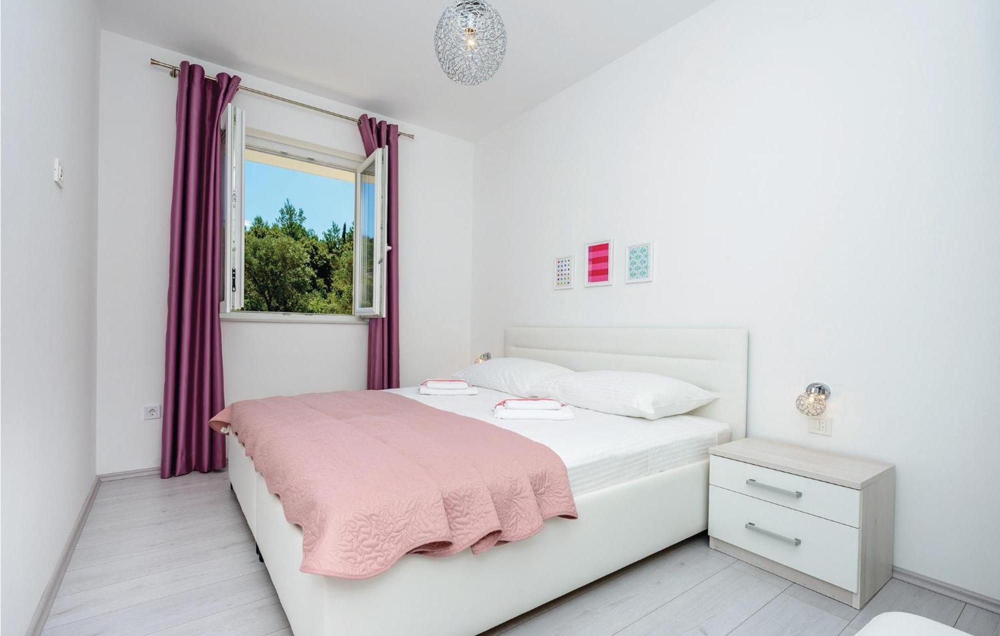 Amazing Apartment In Cavtat With House Sea View ภายนอก รูปภาพ