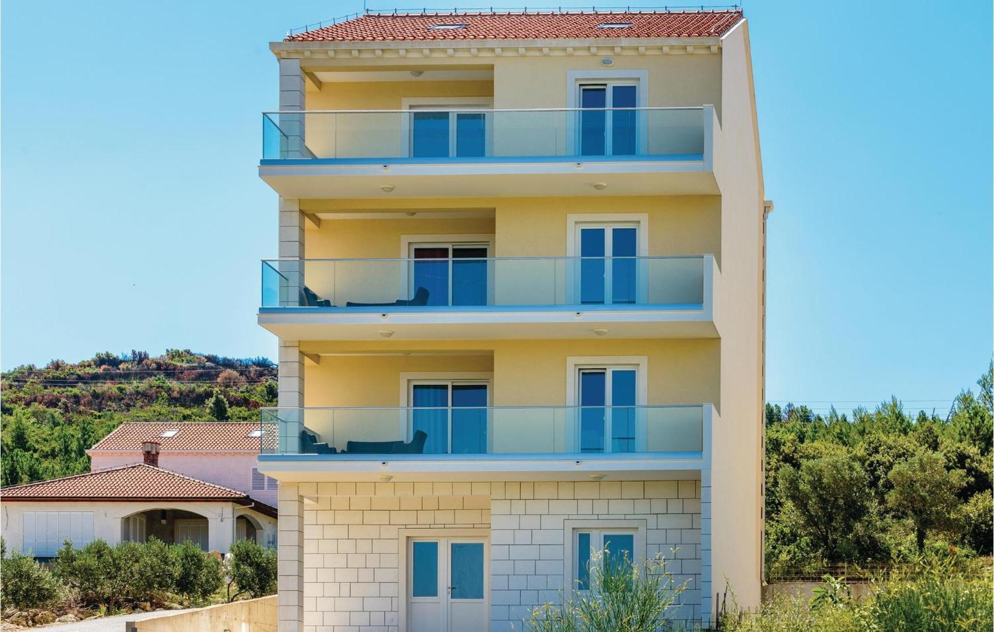 Amazing Apartment In Cavtat With House Sea View ภายนอก รูปภาพ