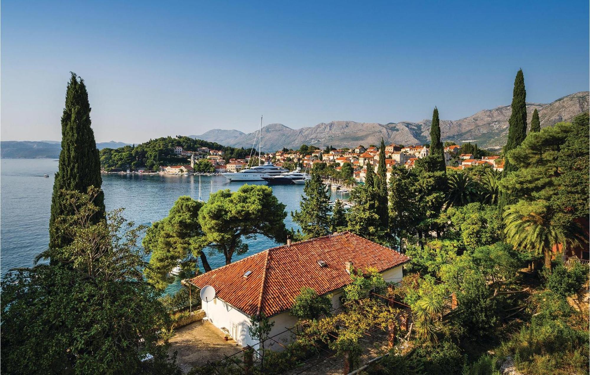 Amazing Apartment In Cavtat With House Sea View ภายนอก รูปภาพ